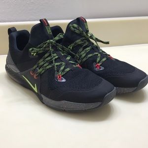 Nike black trainers sz 12